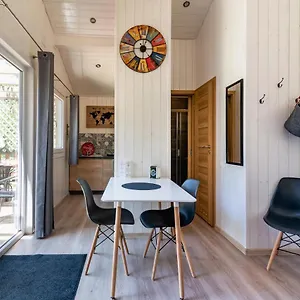 Gasthof Les Minis Homes Du Bugey - Eco-lodge City, Un Refuge En Hyper Centre